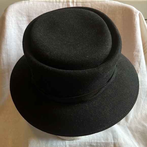 Women’s 100% Wool Handmade Hat. - Picture 5 of 8